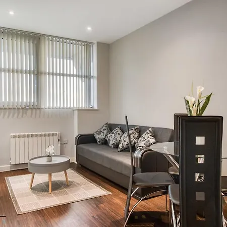 Ferienwohnung Cosy 1-Bed By Heathrow Airport